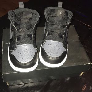 Size7 Jordan lil kids